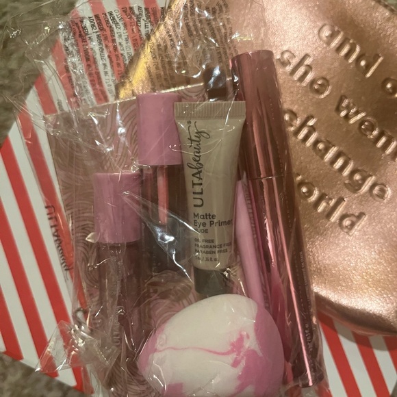 Ulta make up bundle - Picture 2 of 3